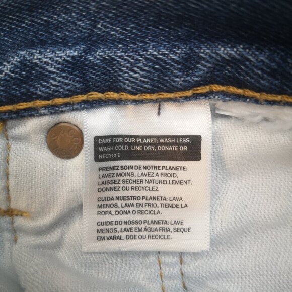 Levi's 501 Men's Size 36/32 Medium Wash Button Fly Straight Leg Jeans - Picture 4 of 13